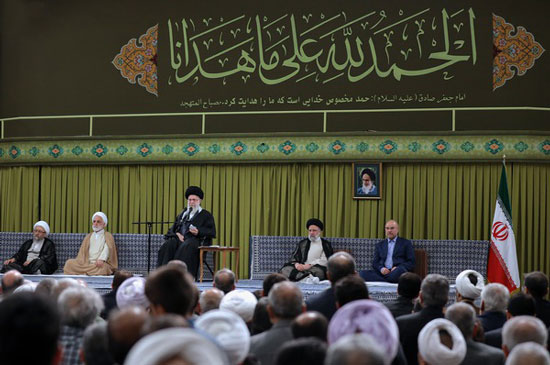 بیانات در دیدار مسئولان نظام و سفرای کشورهای اسلامی + صوت